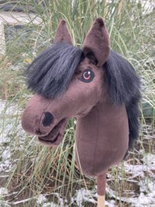 Productfoto hobby horse bruin kleine bles 6